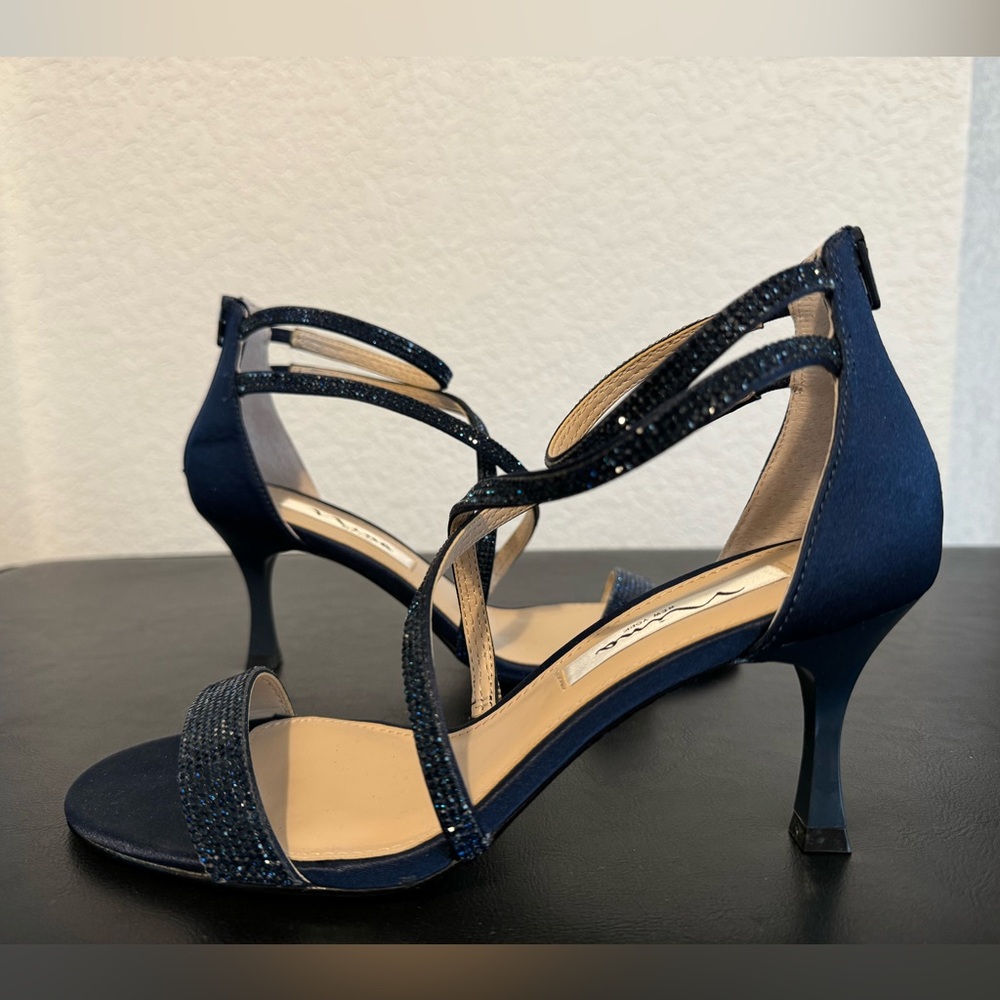 Nina Linda Heels